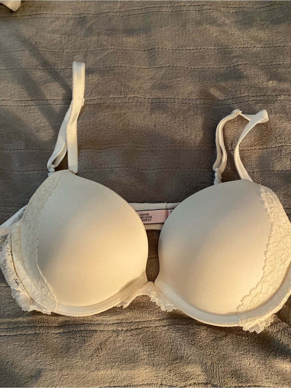 Victoria's Secret Cream Lace-Trim T-Shirt Bra